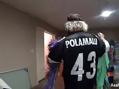El chico le arrancó  ...