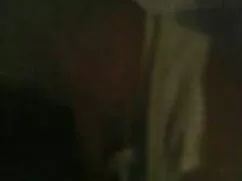 El esposo amasa la v ...