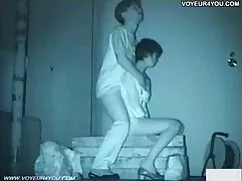 Joven enfermera con  ...